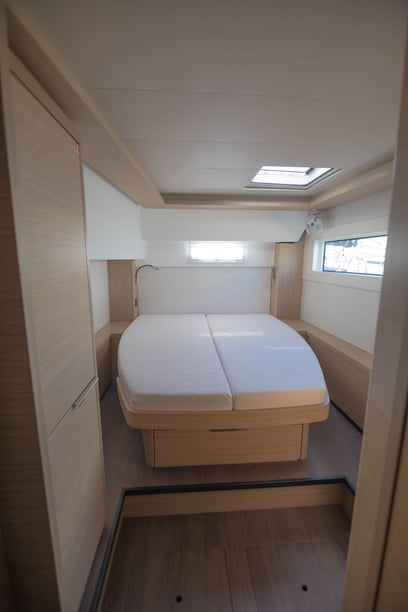 Pointe à Pitre Catamaran Cabine 6  8  slaapplaatsen 10  gasten 13.99 m Lijstnummer: #25543 4