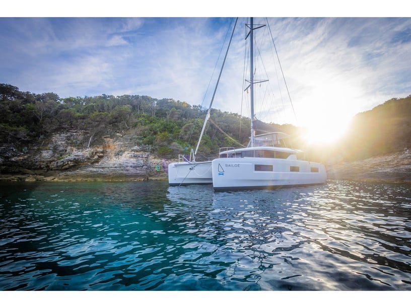 Misschien, Victoria Catamaran Cabine 6  8  slaapplaatsen 10  gasten 13.99 m Lijstnummer: #25545