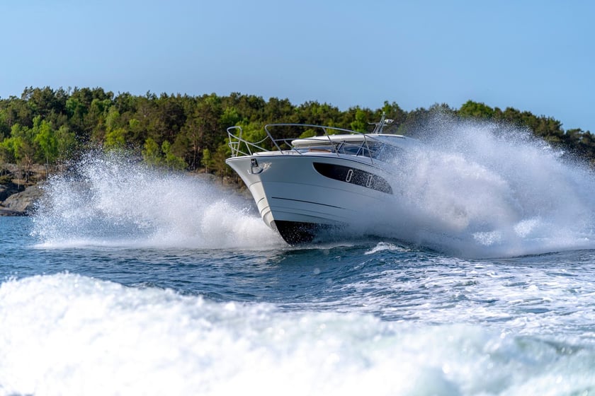 Corfu Sürat Teknesi 2 kabin Konaklama 4 kişi Seyir 8 kişi 9.46 m İlan No: #25556 3