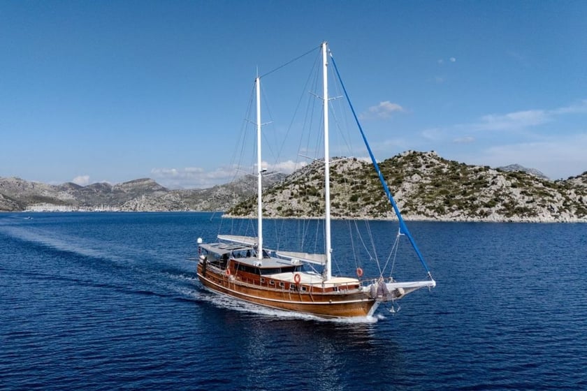 Marmaris Gulet 6 kabin Konaklama 12 kişi Seyir 12 kişi 29 m İlan No: #25558
