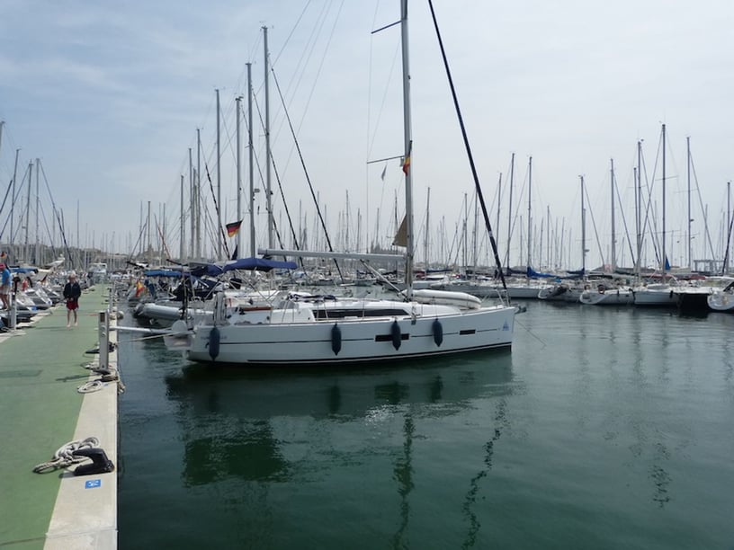 Palma de Mallorca Segelboot 3 Kabine 7 Liegeplätze 7 Gäste 11.23 m Nummer des Inserats: #25572 5
