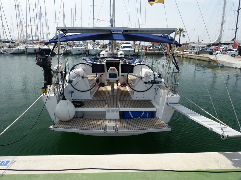 Palma de Mallorca Segelboot 3 Kabine 7 Liegeplätze 7 Gäste 11.23 m Nummer des Inserats: #25572