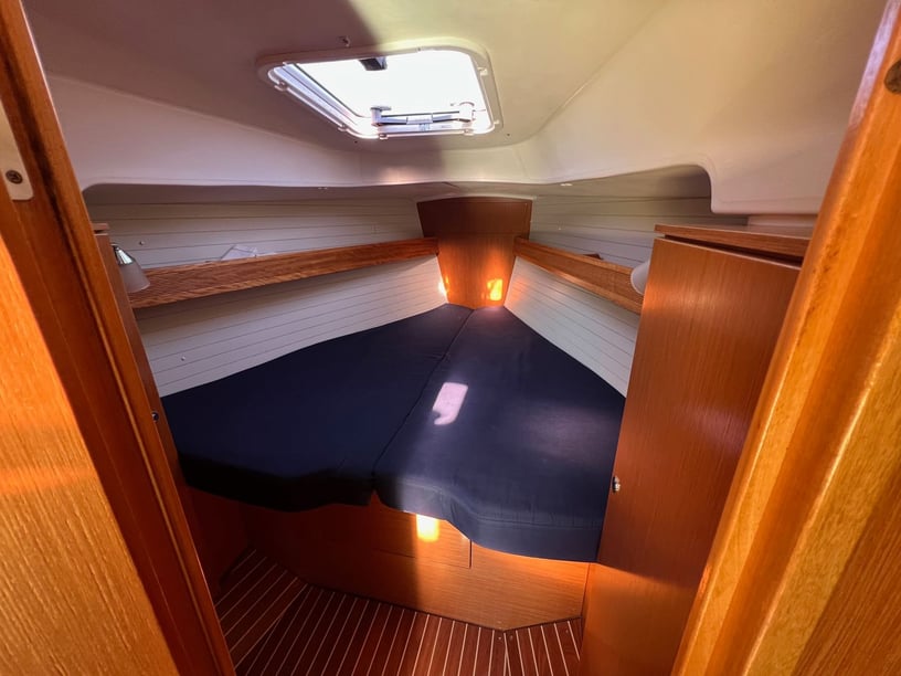 Lemmer Sailboat 3 cabin 6 berths 6 guests 10.76 m Listing Number: #25573 3