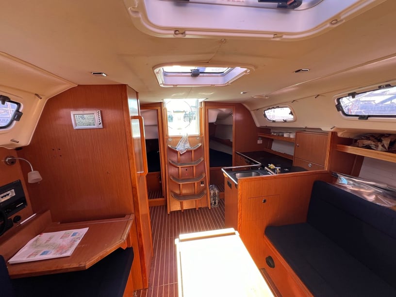 Lemmer Sailboat 3 cabin 6 berths 6 guests 10.76 m Listing Number: #25573 5