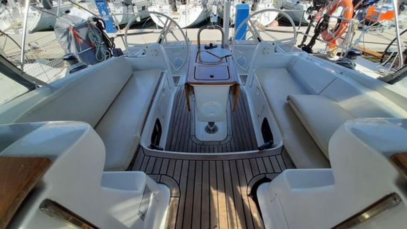 Palaio Faliro - Athene Zeilboot Cabine 4  10  slaapplaatsen 10  gasten 13.85 m Lijstnummer: #25590 5