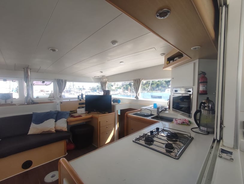 Didim Catamaran Cabine 4  8  slaapplaatsen 8  gasten 11.45 m Lijstnummer: #25592 3