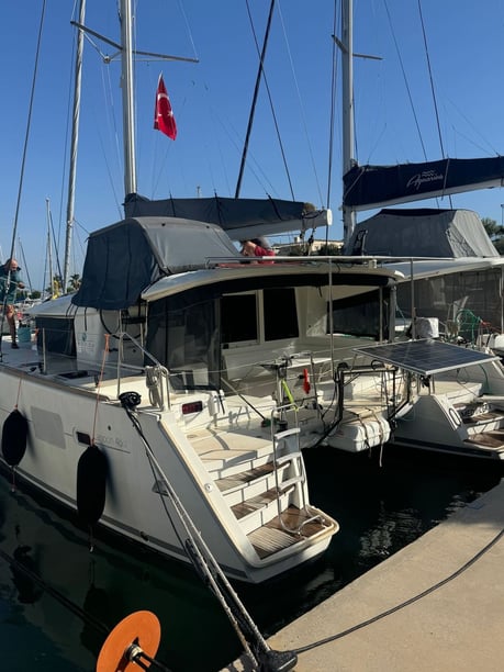 Didim Catamaran Cabine 4  8  slaapplaatsen 8  gasten 11.45 m Lijstnummer: #25592