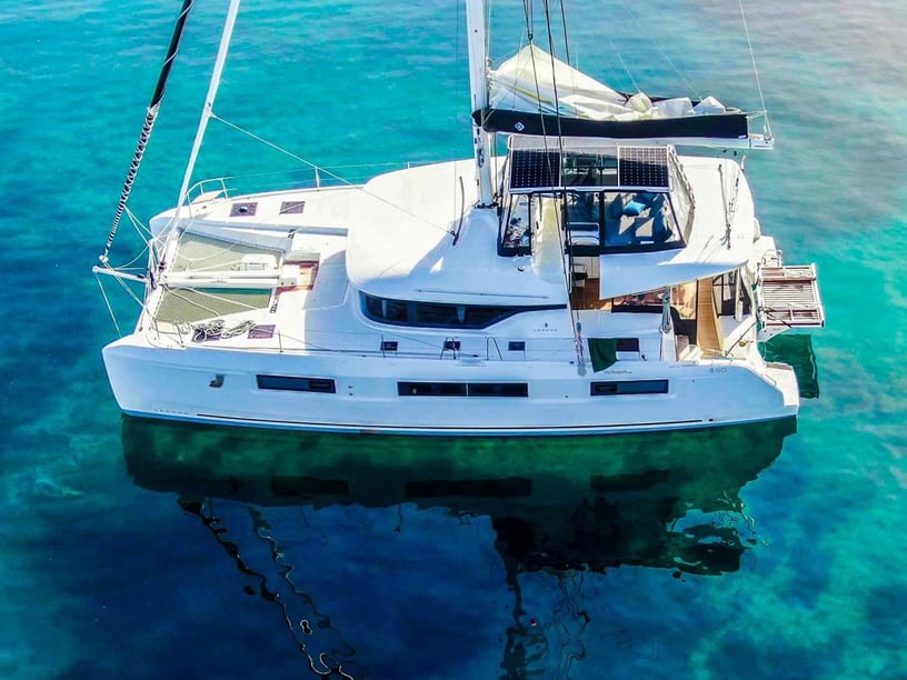 Nea Peramos - Attica Catamaran Cabine 6  10  slaapplaatsen 14  gasten 15.15 m Lijstnummer: #25597