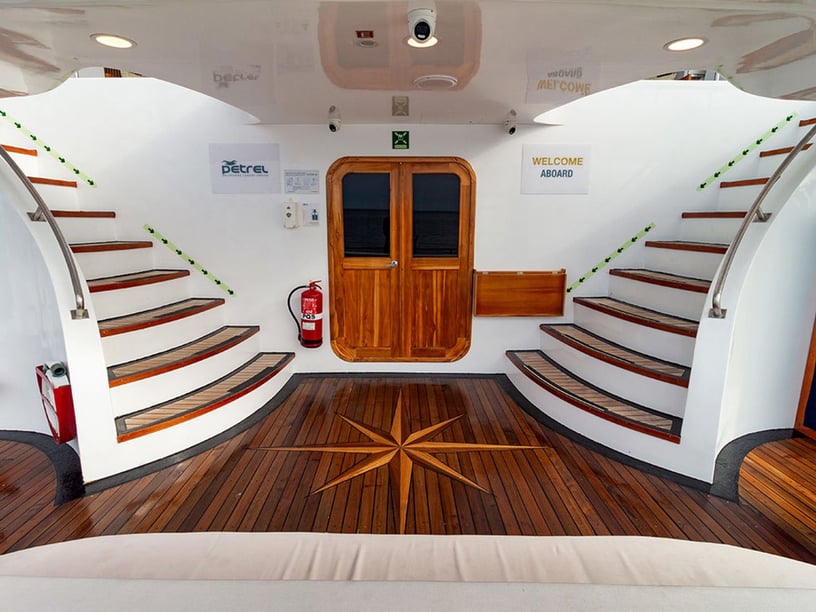 Baltra Catamaran 8 cabin 16 berths 16 guests 35 m Listing Number: #25598 3