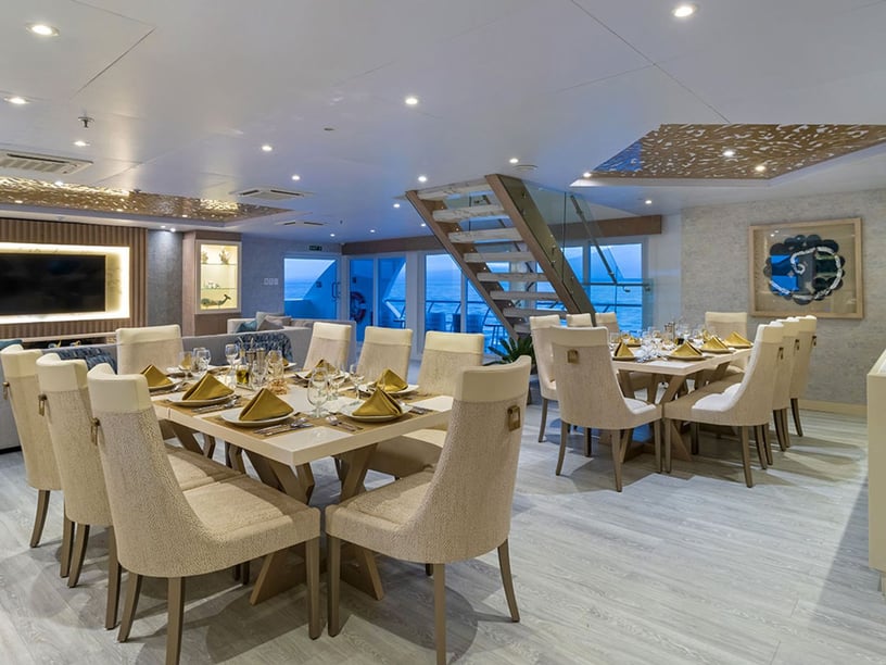 Puerto Baquerizo Moreno Catamaran 8 cabin 16 berths 16 guests 37.5 m Listing Number: #25601 3