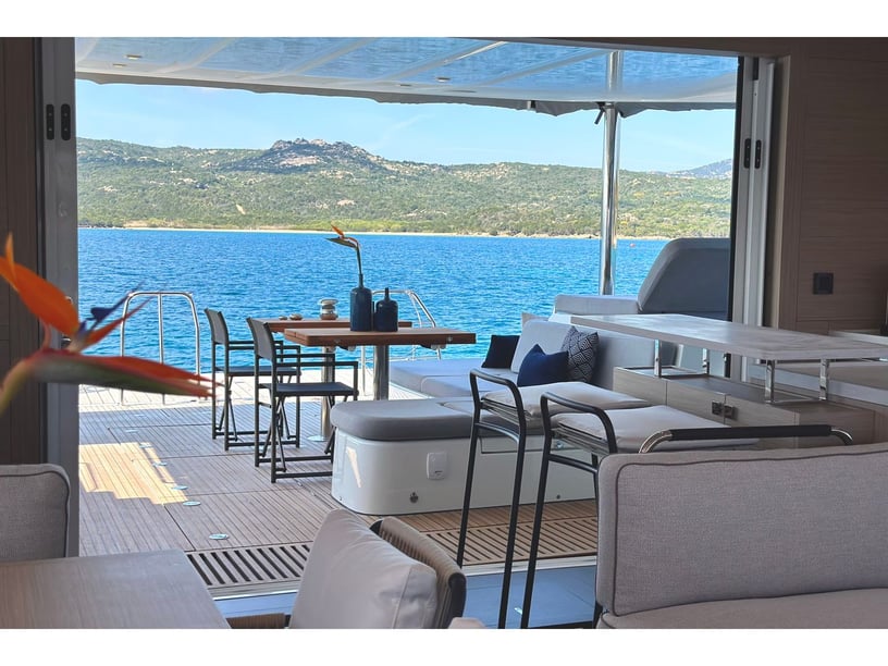 Portisco Catamarán Cabina 4  8  literas 8  invitados 19.77 m Número de anuncio: #25605 2