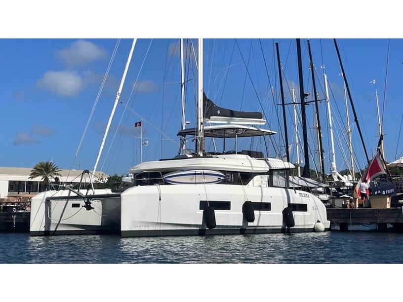 Pointe a Pitre Catamaran 5 cabin 10 berths 10 guests 16.9 m Listing Number: #25607