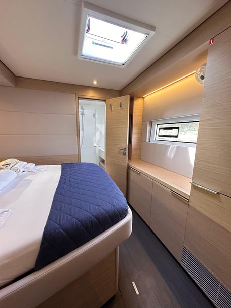 Pointe a Pitre Catamaran 5 cabin 10 berths 10 guests 16.9 m Listing Number: #25607 3