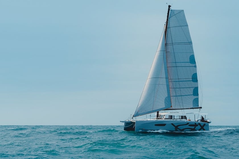 Dubrovnik Catamaran 6 cabin 8 berths 12 guests 12.99 m Listing Number: #25608 4