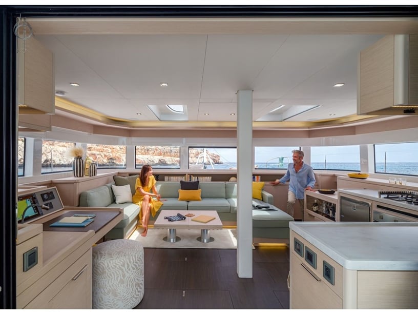 St. George's Catamaran 5 cabin 10 berths 10 guests 16.9 m Listing Number: #25609 2