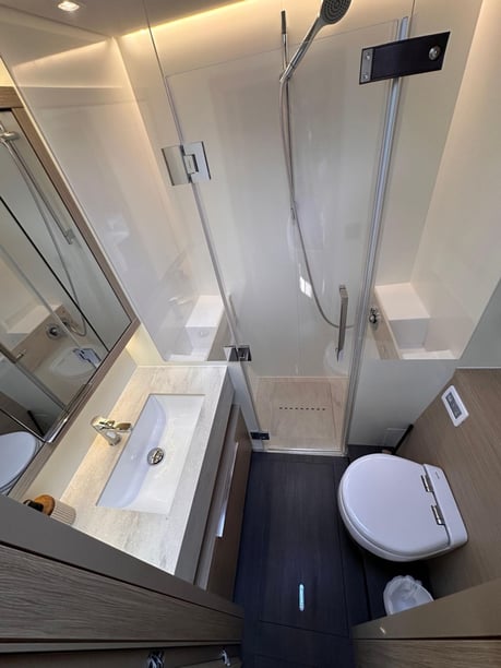 St. George's Katamaran 5 Kabine 10 Liegeplätze 10 Gäste 16.9 m Nummer des Inserats: #25609 4