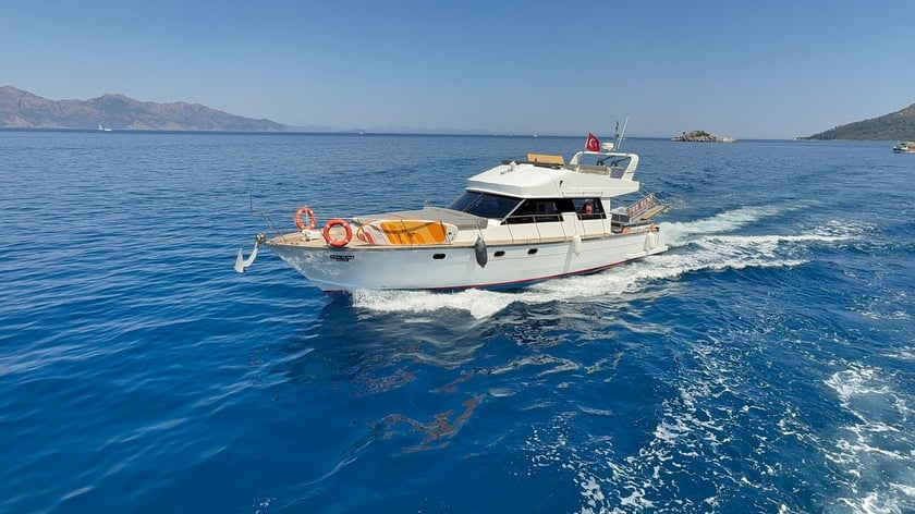 Marmaris Motor Yacht  6 berths 6 guests 15 m Listing Number: #25615