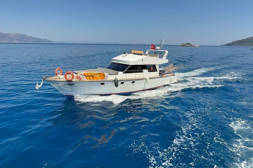 Marmaris Motorjacht Cabine 2  4  slaapplaatsen 6  gasten 15 m Lijstnummer: #25615