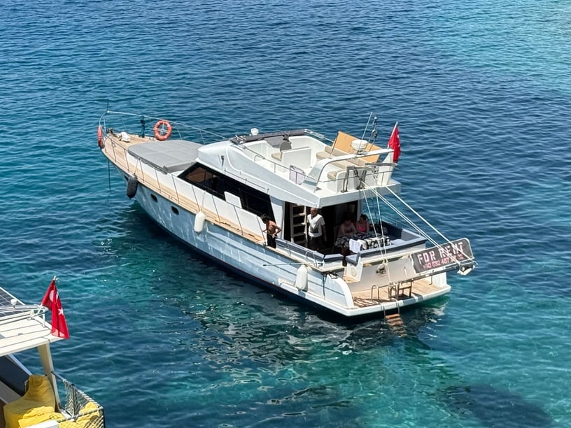Marmaris Motor Yacht  6 berths 6 guests 15 m Listing Number: #25615 3