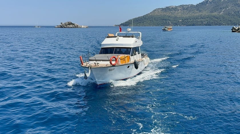 Marmaris Motor Yacht  6 berths 6 guests 15 m Listing Number: #25615 2