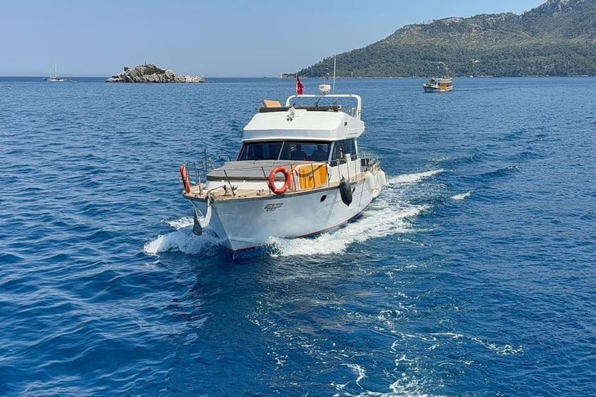 Marmaris Motorjacht Cabine 2  4  slaapplaatsen 6  gasten 15 m Lijstnummer: #25615 2