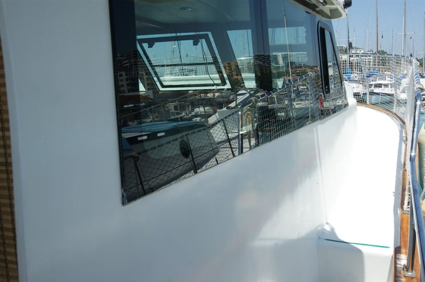 Kusadasi Yate a motor   12  invitados 13 m Número de anuncio: #25627 5