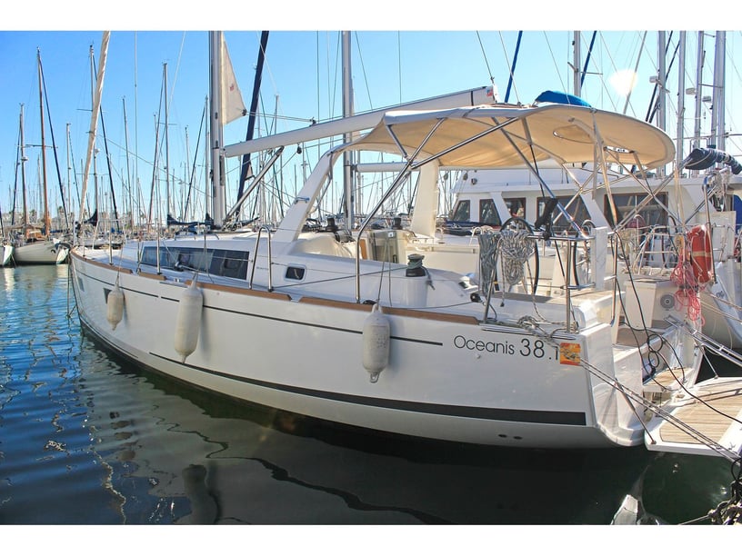 Barcelona Sailboat 3 cabin 6 berths 6 guests 11.5 m Listing Number: #2563