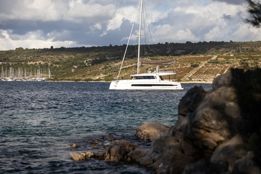 Primošten Catamaran 5 cabin 9 berths 9 guests 13.42 m Listing Number: #25630 4