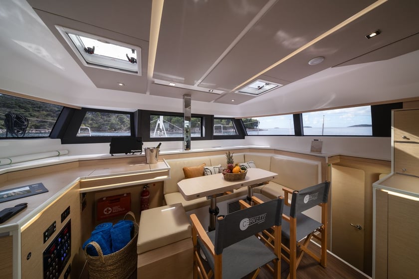 Primošten Katamaran 5 kabin Konaklama 9 kişi Seyir 9 kişi 13.42 m İlan No: #25630 4