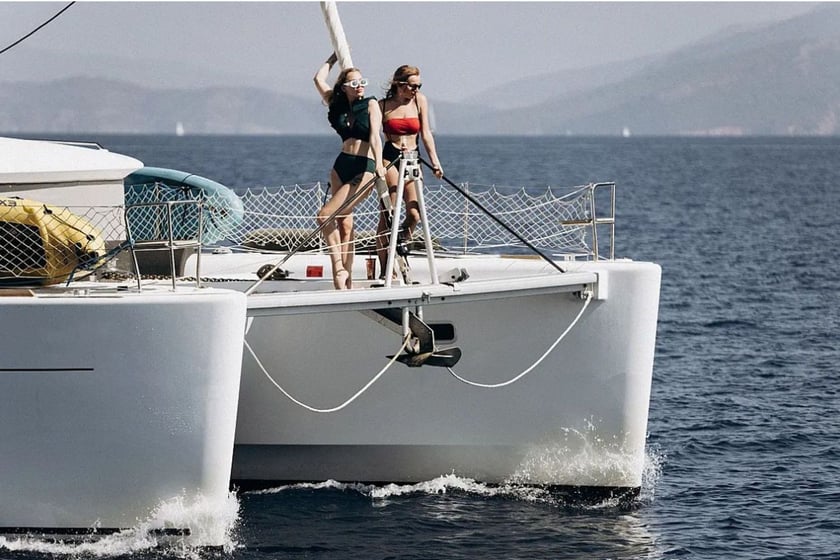 Fethiye Catamaran 5 cabin 10 berths 10 guests 13.96 m Listing Number: #25631 2