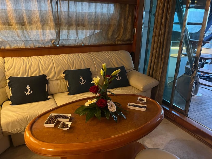 Baiona Motoryacht 4 Kabine 8 Liegeplätze 10 Gäste 17.09 m Nummer des Inserats: #25638 5