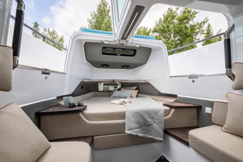 Kalo Livadi Lancha motora Cabina 1  2  literas 10  invitados 11.2 m Número de anuncio: #25644 3