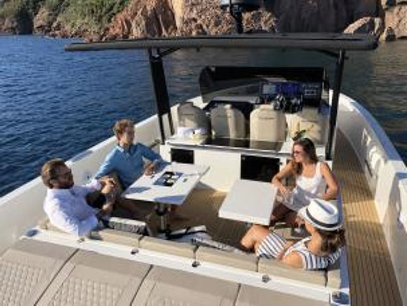 Paros Lancha motora Cabina 1   11  invitados 12.64 m Número de anuncio: #25647 3