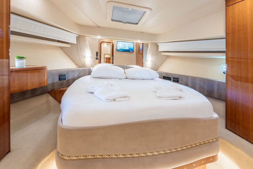 Ornos Motoryat 3 kabin Konaklama 6 kişi Seyir 14 kişi 13.37 m İlan No: #25648 3