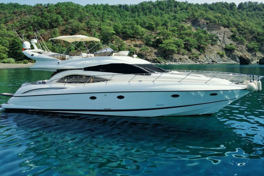 Kemer Yate a motor Cabina 3  6  literas 12  invitados 18 m Número de anuncio: #25650 3