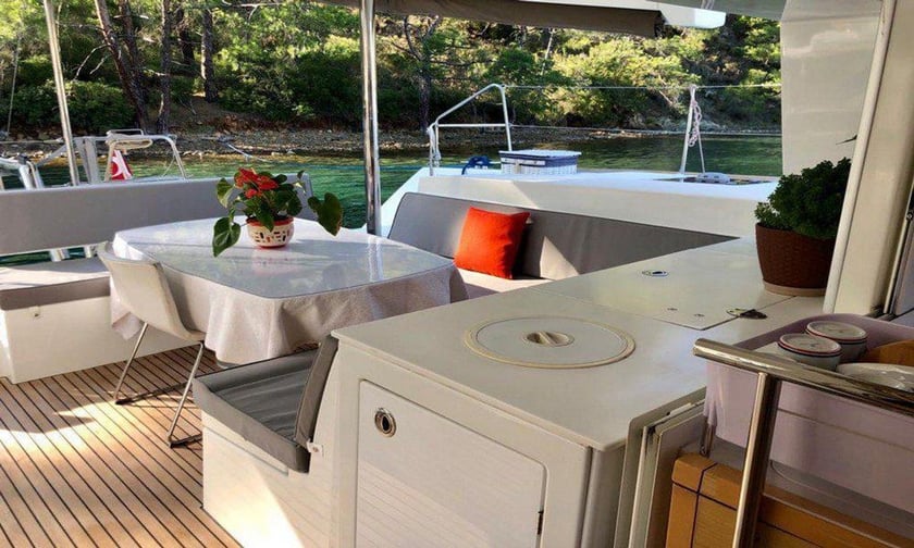 Bodrum Catamaran Cabine 3  6  slaapplaatsen 6  gasten 14 m Lijstnummer: #25666 4