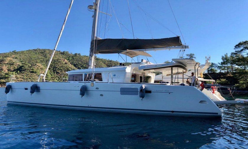 Bodrum Catamaran Cabine 3  6  slaapplaatsen 6  gasten 14 m Lijstnummer: #25666