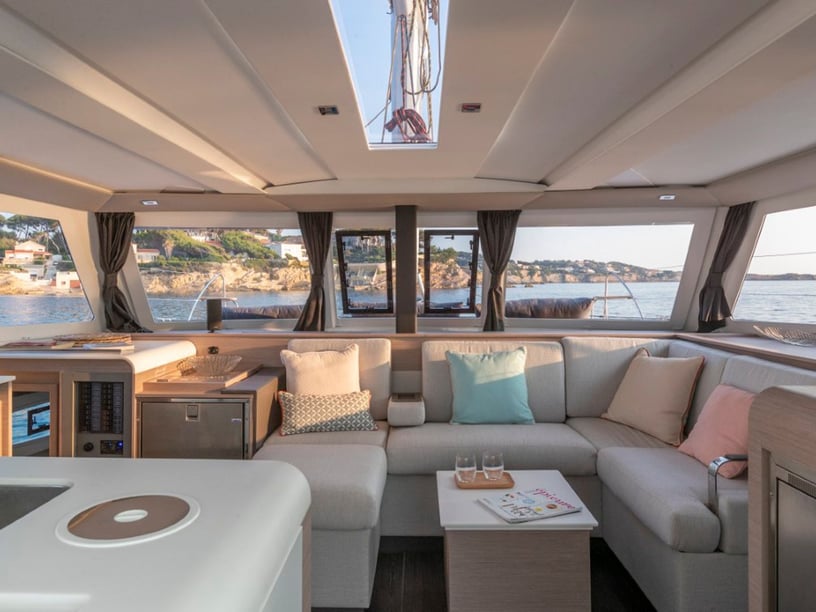 Propriano Catamarano cabina 5  cuccette 10  10  ospiti 11.73 m Numero dell'inserzione: #25677 2