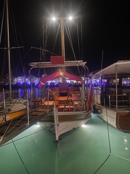 Bodrum Sailboat  2 berths 4 guests 11 m Listing Number: #25681 2