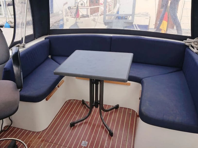 Rechlin Motorboot Cabine 1  2  slaapplaatsen 6  gasten 8.5 m Lijstnummer: #25690 2