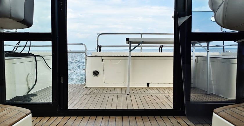 Rechlin Motorboot Cabine 3  6  slaapplaatsen 6  gasten 10.8 m Lijstnummer: #25691 5