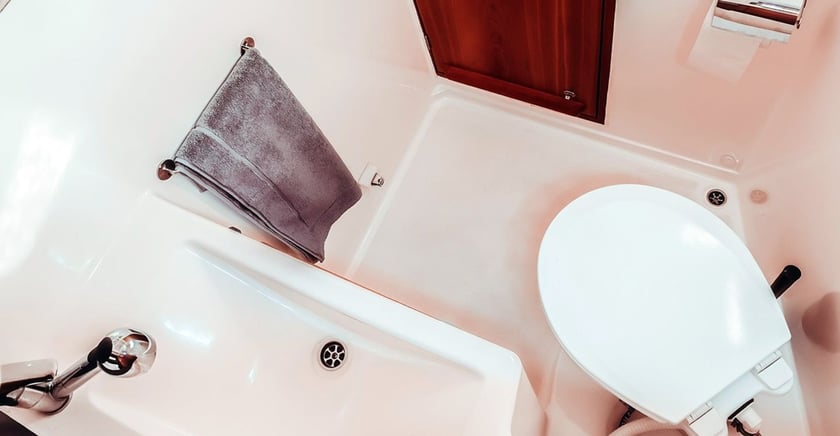 Rechlin Motorboot Cabine 3  6  slaapplaatsen 6  gasten 10.8 m Lijstnummer: #25691 3