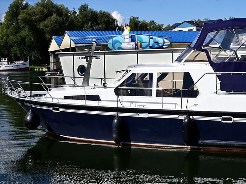 Rechlin Motorboot Cabine 3  6  slaapplaatsen 6  gasten 11.8 m Lijstnummer: #25697