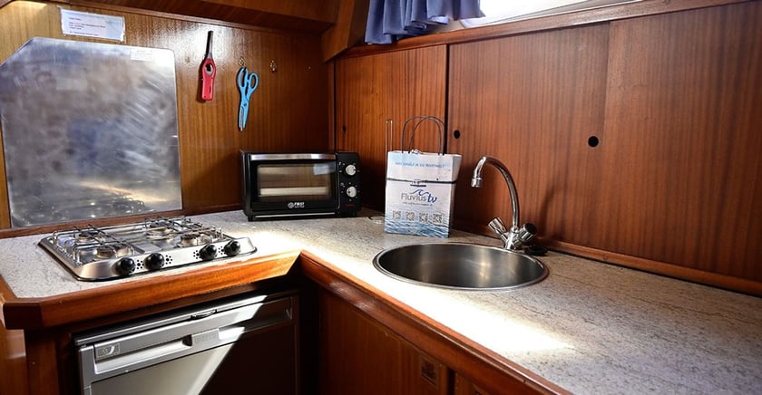 Rechlin Motorboot Cabine 3  6  slaapplaatsen 6  gasten 11.8 m Lijstnummer: #25697 4