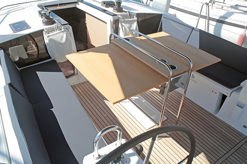 Palma de Mallorca Zeilboot Cabine 3  8  slaapplaatsen 8  gasten 12.43 m Lijstnummer: #2570 5