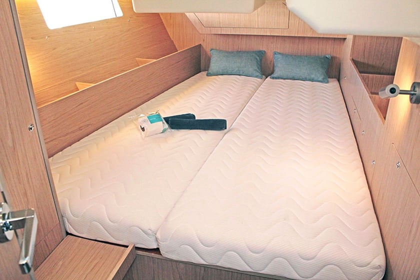 Palma de Mallorca Sailboat 3 cabin 8 berths 8 guests 12.43 m Listing Number: #2570 4