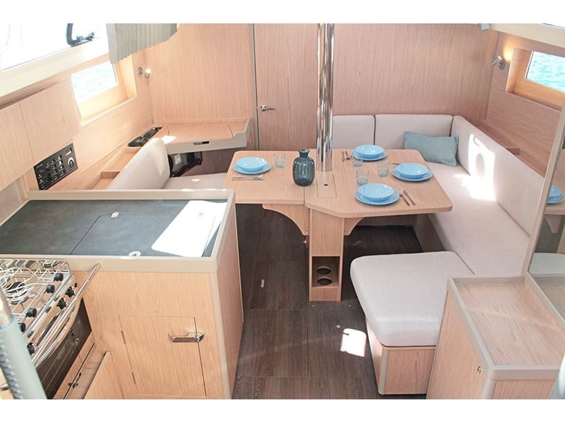 Palma de Mallorca Sailboat 3 cabin 8 berths 8 guests 12.43 m Listing Number: #2570 2