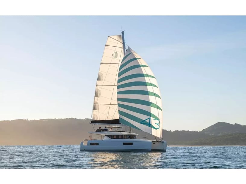 Portisco Katamaran 4 kabin Konaklama 12 kişi Seyir 12 kişi 13.85 m İlan No: #25703