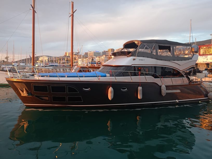 Didim Motoryat 3 kabin Konaklama 6 kişi Seyir 12 kişi 20 m İlan No: #25708 2