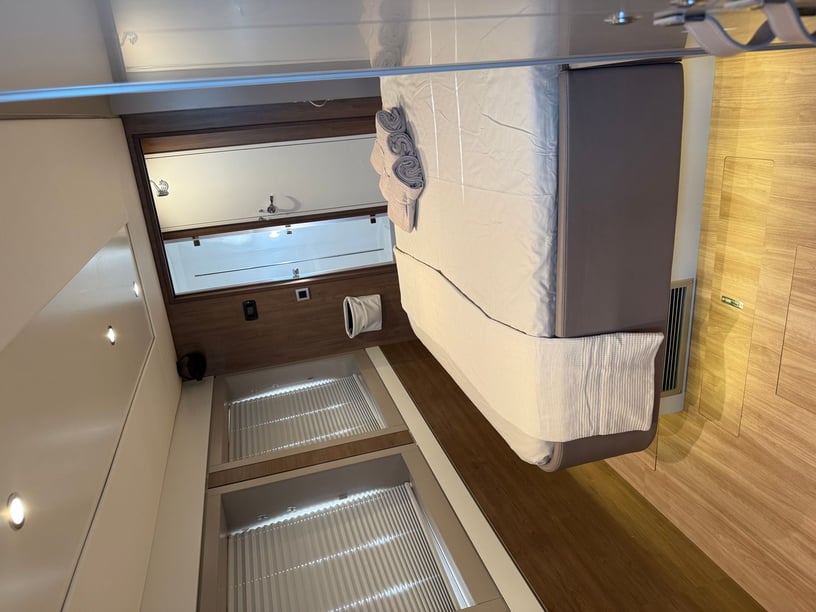 Valencia Katamaran 5 kabin Konaklama 12 kişi Seyir 12 kişi 16.8 m İlan No: #25715 3